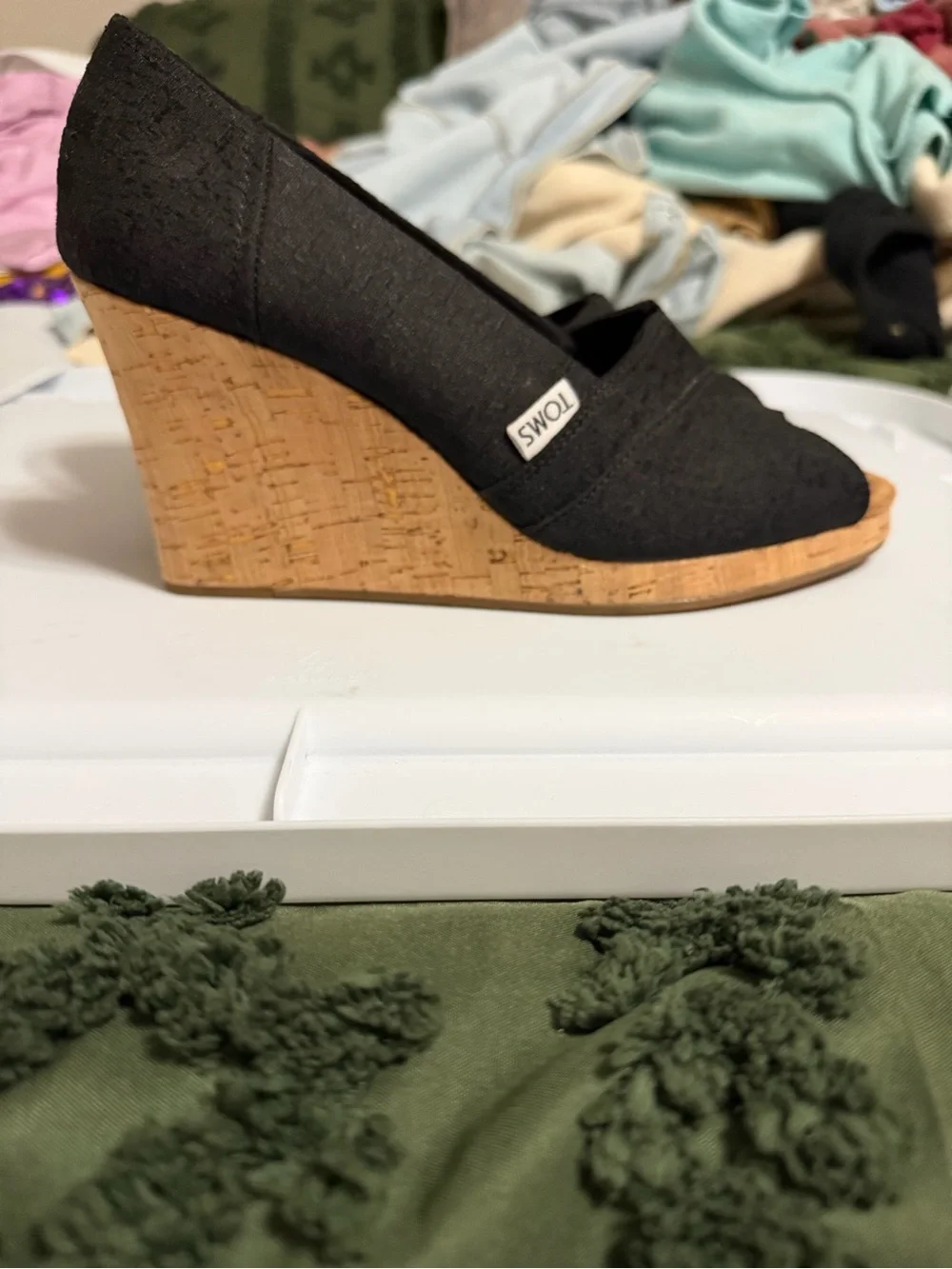 Toms comfortable peep